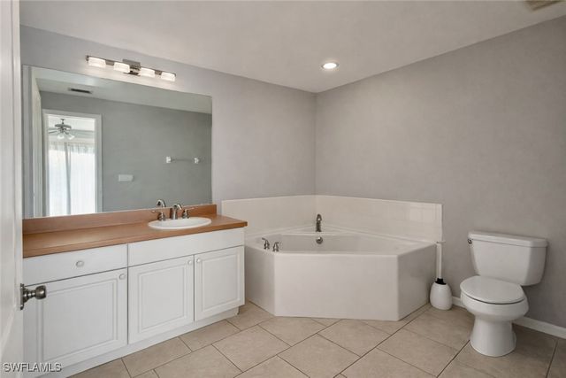 528 Peerless CIR, Lehigh Acres, FL 33974