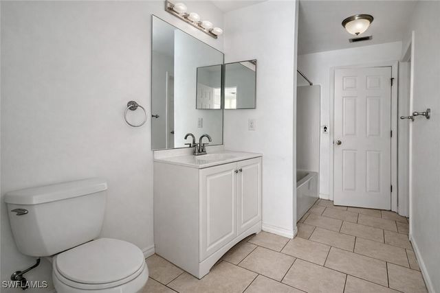 528 Peerless CIR, Lehigh Acres, FL 33974