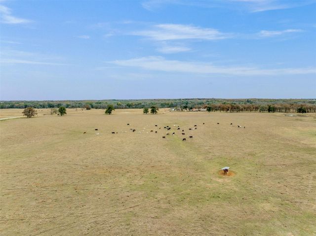 2150 County Road 412, Lexington, TX 78947