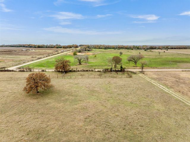 2150 County Road 412, Lexington, TX 78947