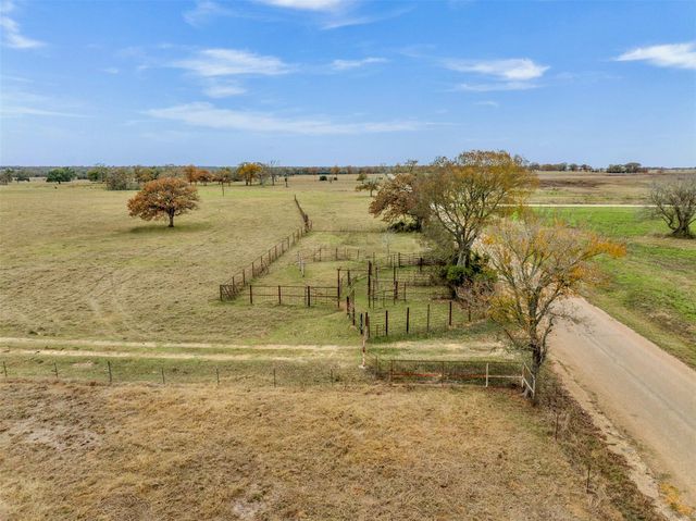 2150 County Road 412, Lexington, TX 78947