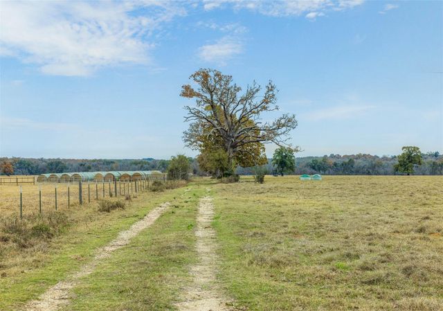 2150 County Road 412, Lexington, TX 78947