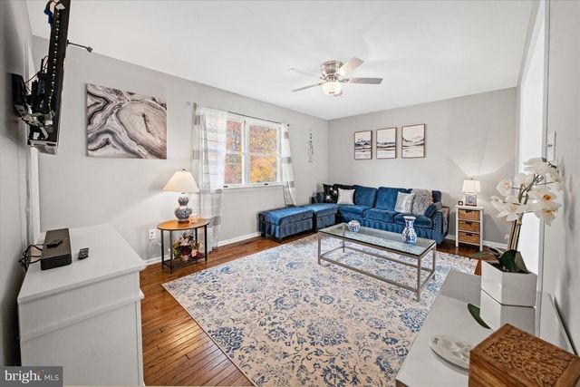 4 BRISTOL CT, Newark, DE 19702