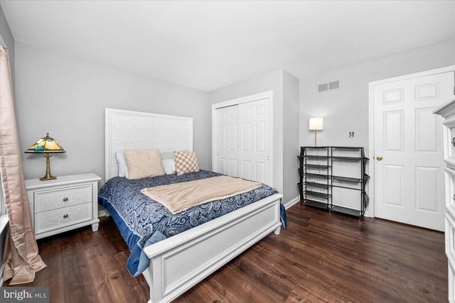 4 BRISTOL CT, Newark, DE 19702