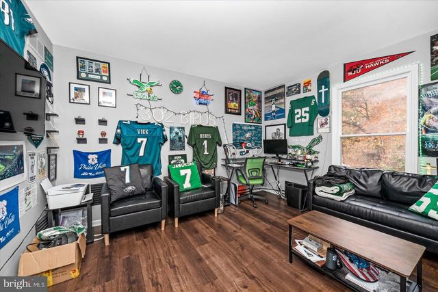 4 BRISTOL CT, Newark, DE 19702