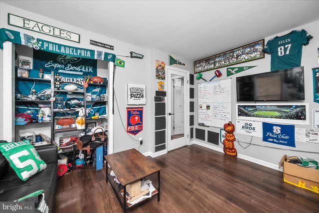 4 BRISTOL CT, Newark, DE 19702