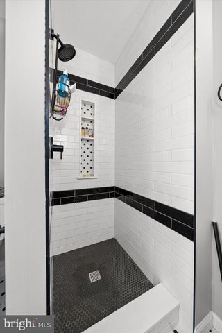 4 BRISTOL CT, Newark, DE 19702