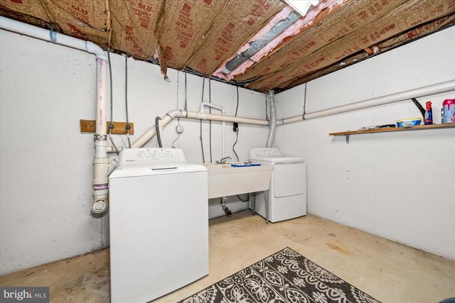 4 BRISTOL CT, Newark, DE 19702