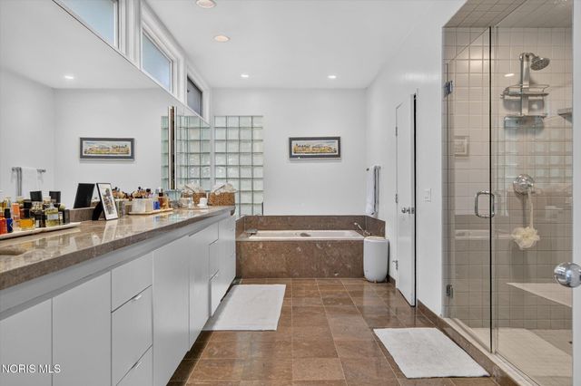 22 Exmoor, Ottawa Hills, OH 43615