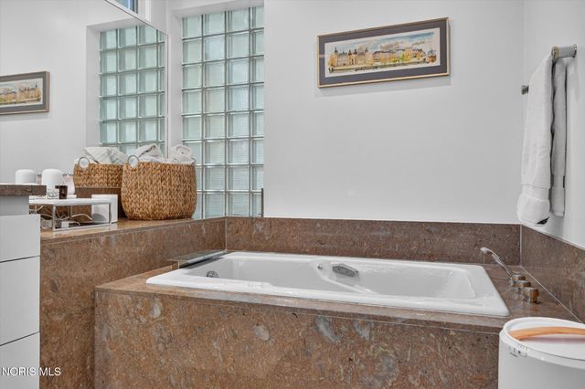 22 Exmoor, Ottawa Hills, OH 43615
