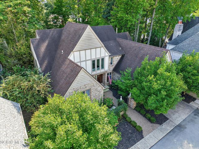 22 Exmoor, Ottawa Hills, OH 43615