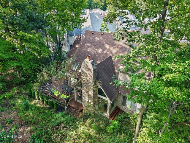 22 Exmoor, Ottawa Hills, OH 43615