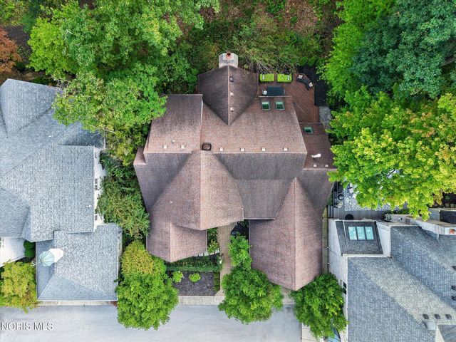 22 Exmoor, Ottawa Hills, OH 43615