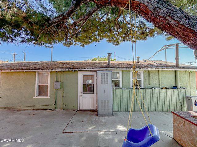 10416 Cantara Street, Sun Valley, CA 91352