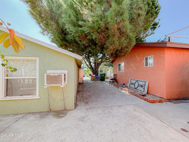 10416 Cantara Street, Sun Valley, CA 91352