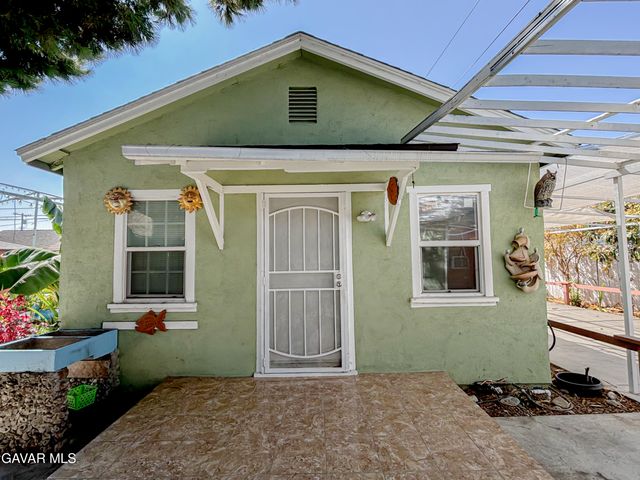 10416 Cantara Street, Sun Valley, CA 91352