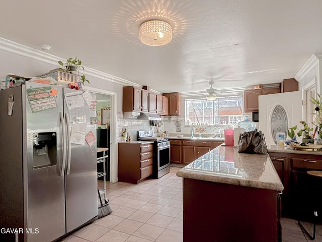 10416 Cantara Street, Sun Valley, CA 91352