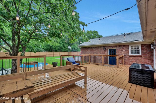 10705 Bowmore Ct, Louisville, KY 40243