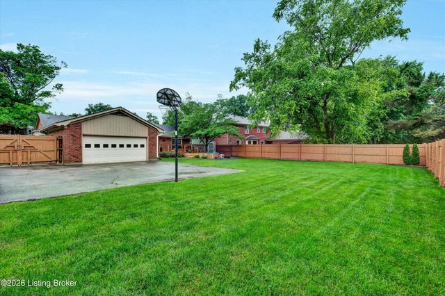 10705 Bowmore Ct, Louisville, KY 40243