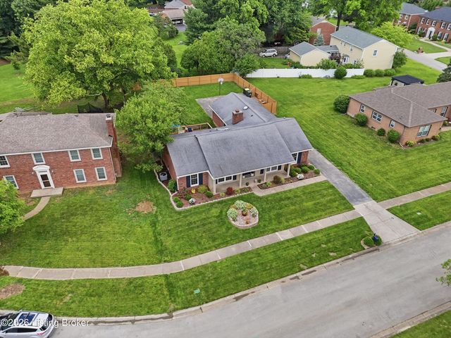 10705 Bowmore Ct, Louisville, KY 40243