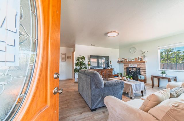 336 Rainier Drive, Salinas, CA 93906