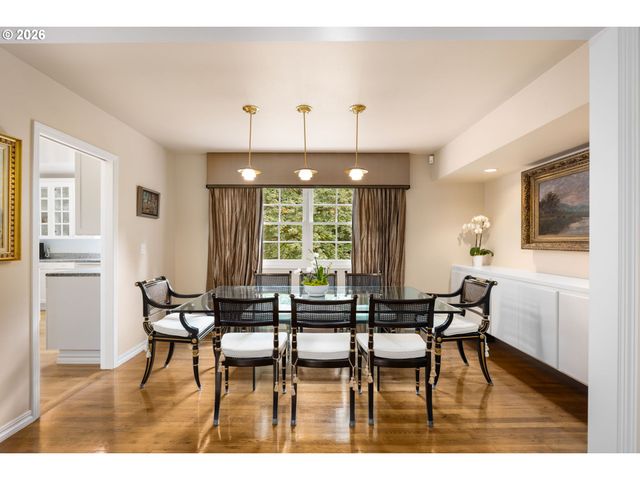 1537 S AVENTINE Ct, Portland, OR 97219