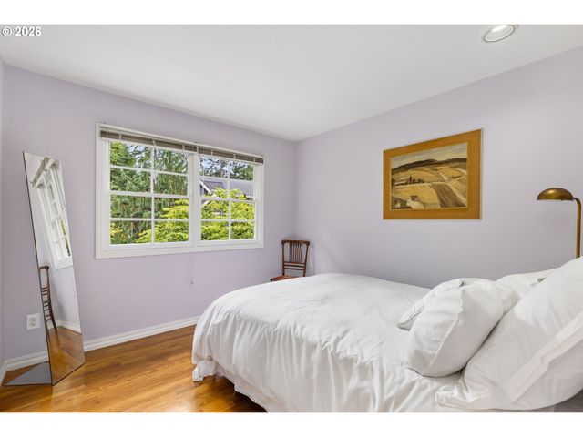 1537 S AVENTINE Ct, Portland, OR 97219