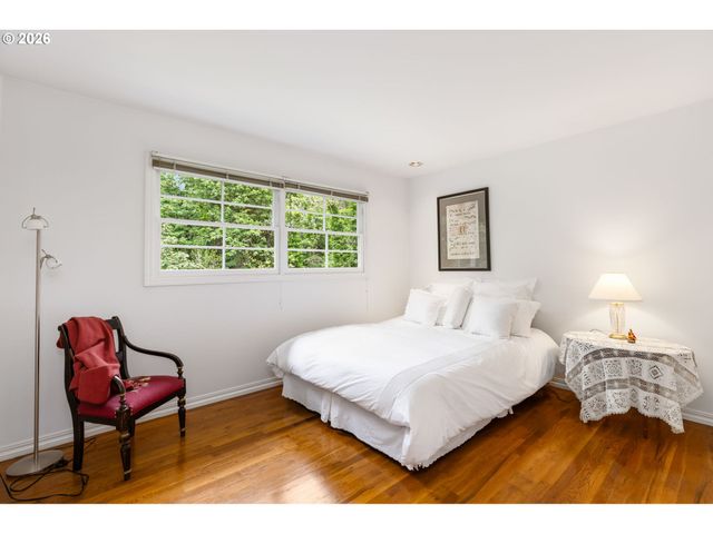 1537 S AVENTINE Ct, Portland, OR 97219