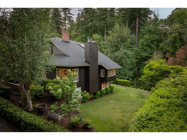 1537 S AVENTINE Ct, Portland, OR 97219