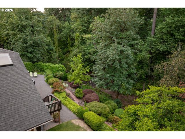 1537 S AVENTINE Ct, Portland, OR 97219