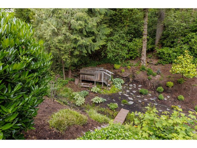 1537 S AVENTINE Ct, Portland, OR 97219