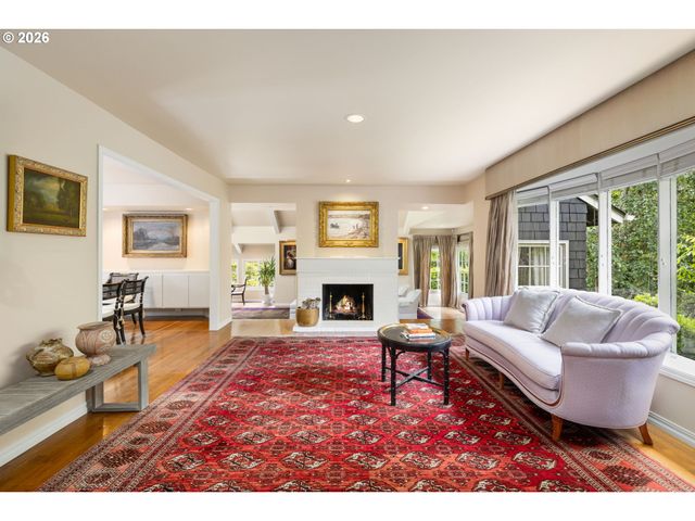 1537 S AVENTINE Ct, Portland, OR 97219