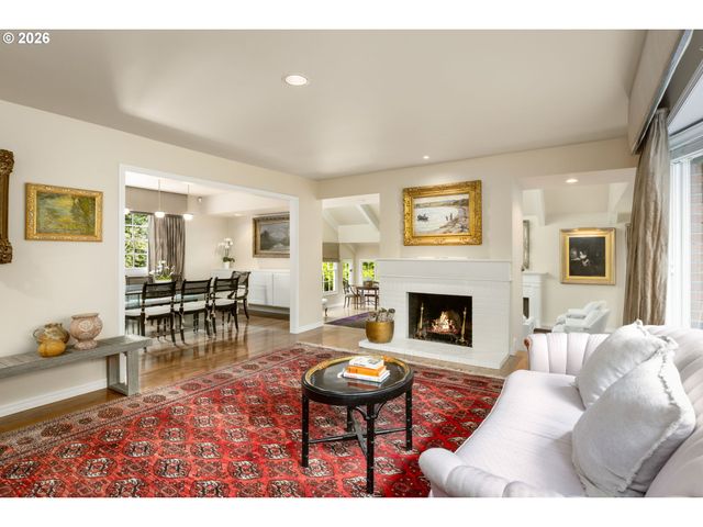 1537 S AVENTINE Ct, Portland, OR 97219