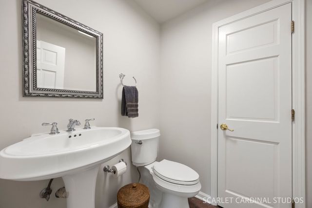 416 W Oak Street, Wheaton, IL 60187