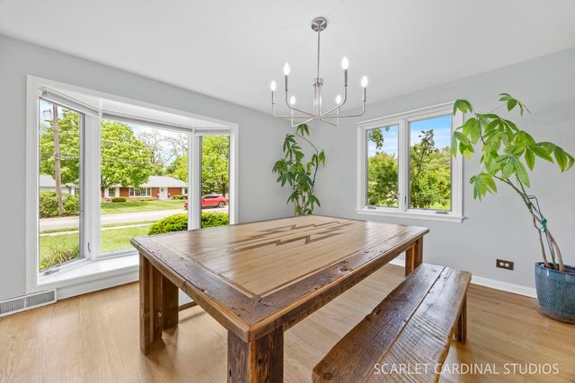416 W Oak Street, Wheaton, IL 60187