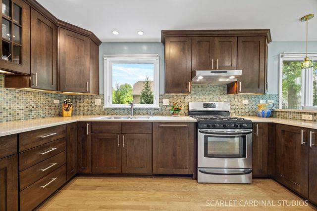 416 W Oak Street, Wheaton, IL 60187