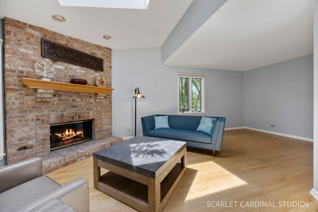 416 W Oak Street, Wheaton, IL 60187