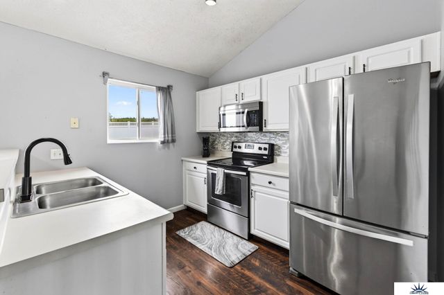 16623 Patrick Avenue, Omaha, NE 68116