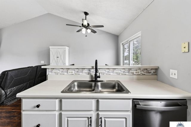 16623 Patrick Avenue, Omaha, NE 68116