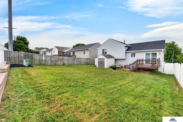 16623 Patrick Avenue, Omaha, NE 68116