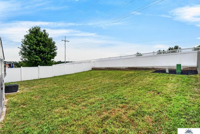 16623 Patrick Avenue, Omaha, NE 68116
