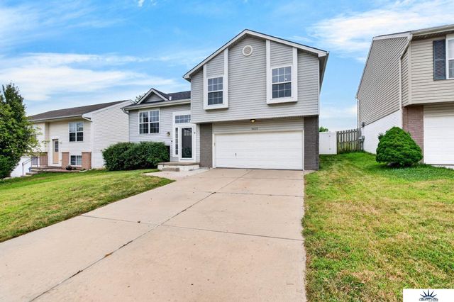 16623 Patrick Avenue, Omaha, NE 68116