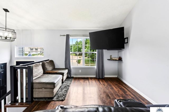 16623 Patrick Avenue, Omaha, NE 68116