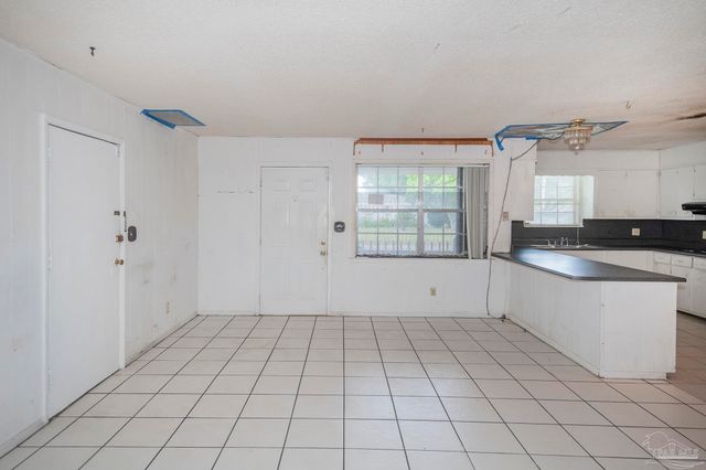 1300 E Leonard St, Pensacola, FL 32503