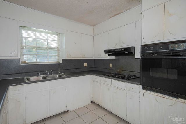 1300 E Leonard St, Pensacola, FL 32503