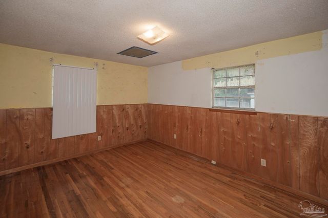 1300 E Leonard St, Pensacola, FL 32503