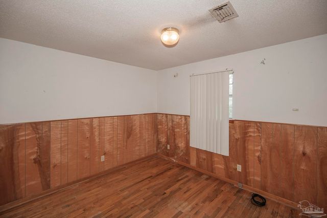 1300 E Leonard St, Pensacola, FL 32503