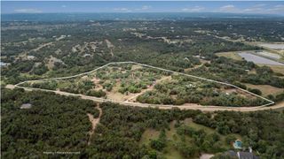 204 E Lakeshore DR, Dripping Springs, TX 78620