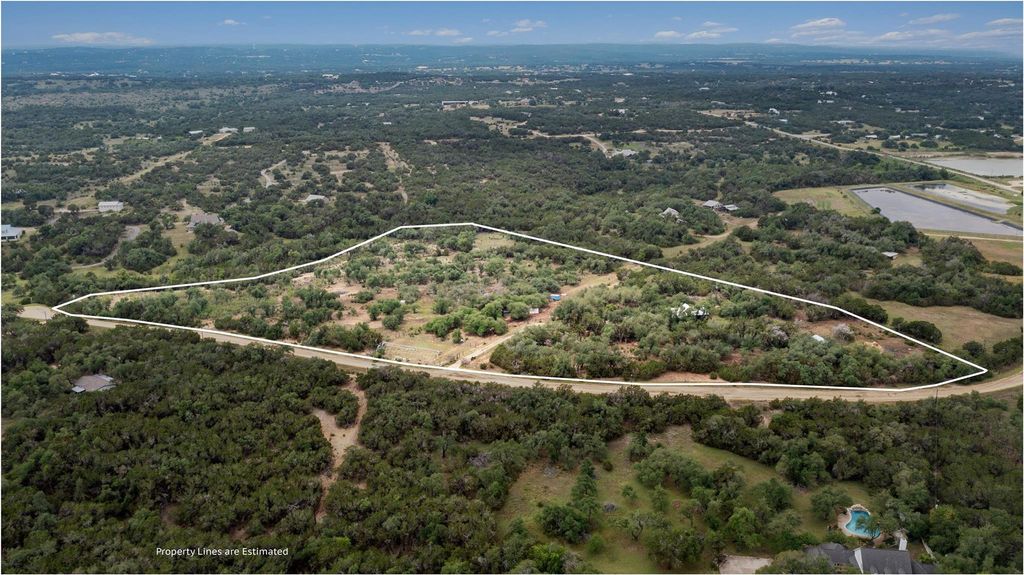 204 E Lakeshore DR, Dripping Springs, TX 78620