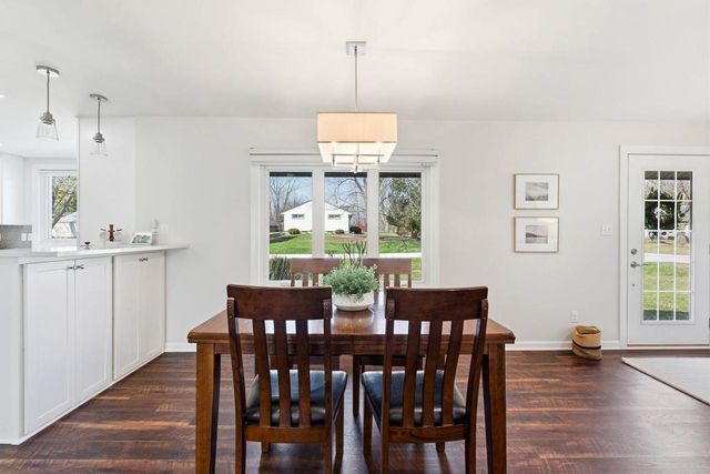 1633 W Eleanor PLACE, Mequon, WI 53092